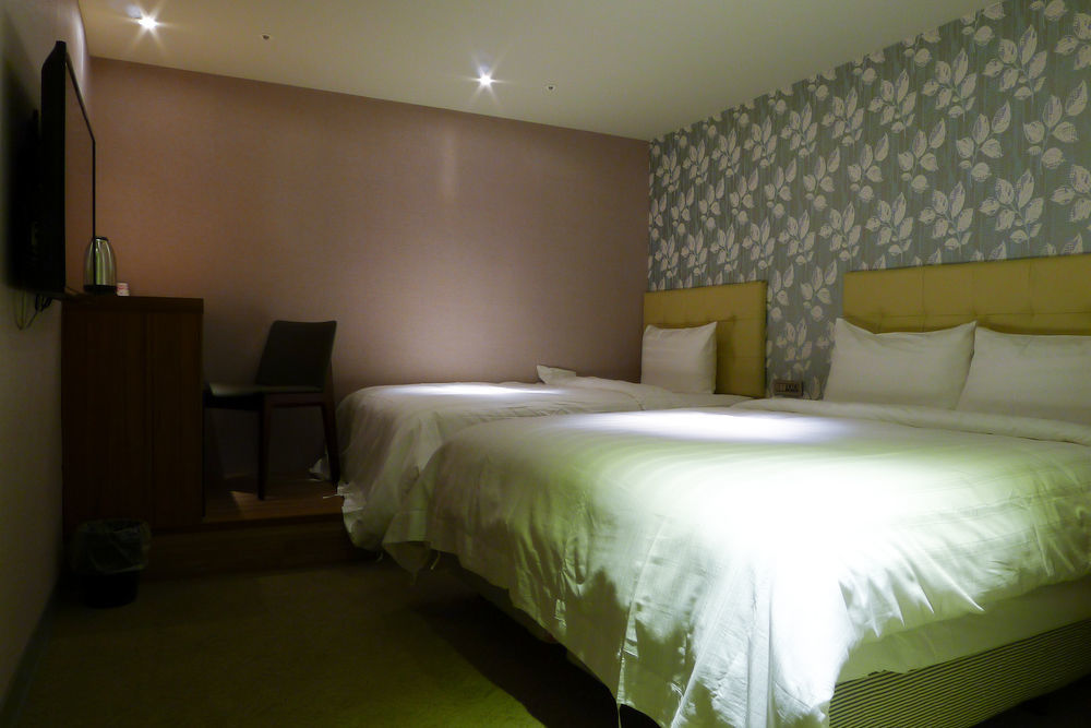 Urtrip Hotel Taipei Esterno foto
