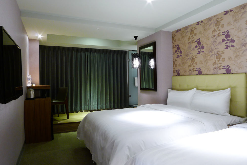 Urtrip Hotel Taipei Esterno foto