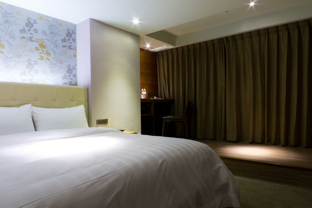 Urtrip Hotel Taipei Esterno foto